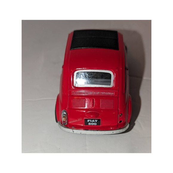 Classic Fiat 500 1/24 Scale Diecast Model by Kinsmart - RED Collectible - Picture 5 of 9